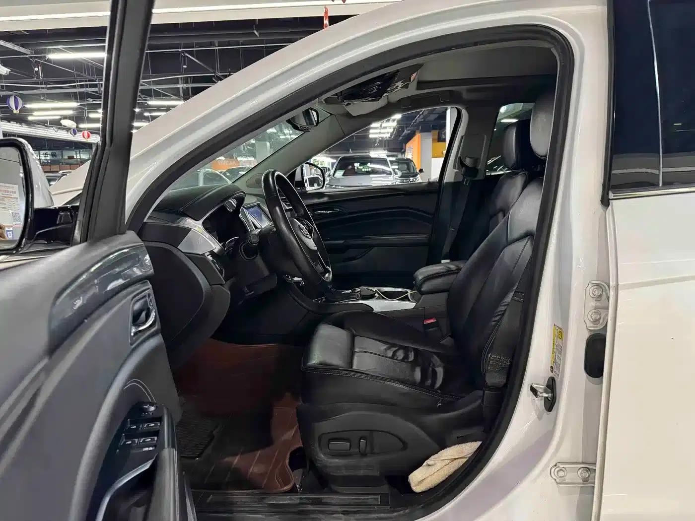 2013 Cadillac SRX 3.0L Comfort — миниатюра 9