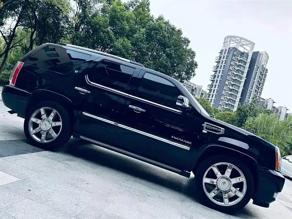 2010 Cadillac Escalade 6.0 Hybrid — миниатюра 2