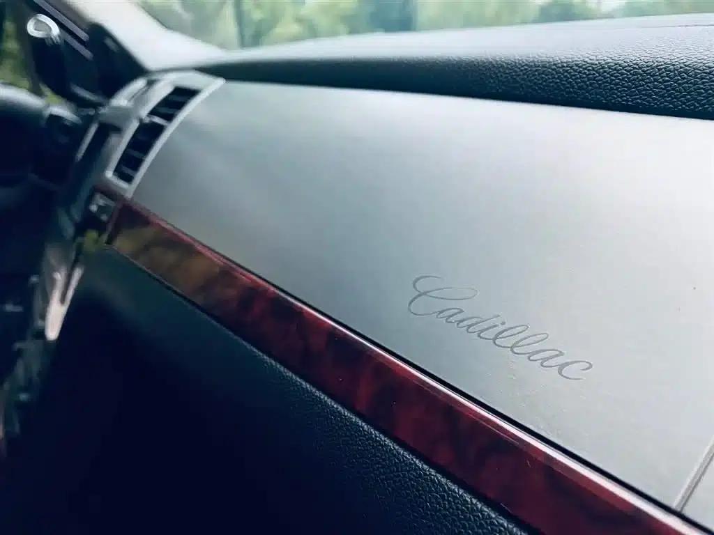 2010 Cadillac Escalade 6.0 Hybrid — миниатюра 12