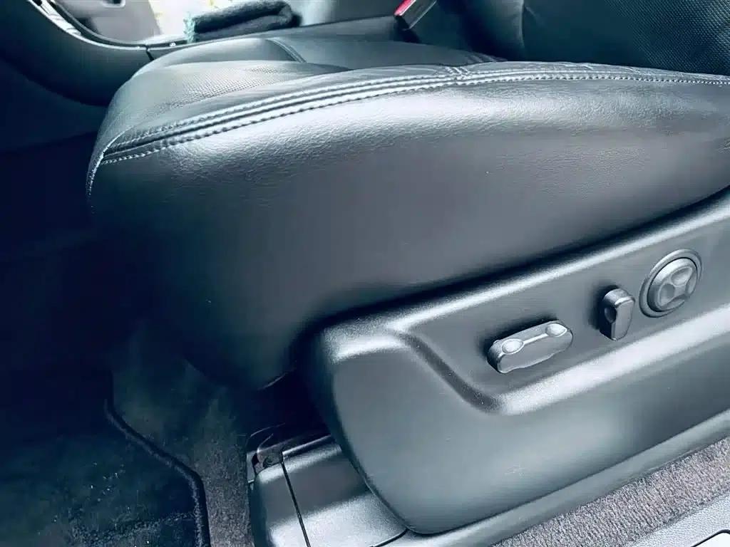 2010 Cadillac Escalade 6.0 Hybrid — миниатюра 10