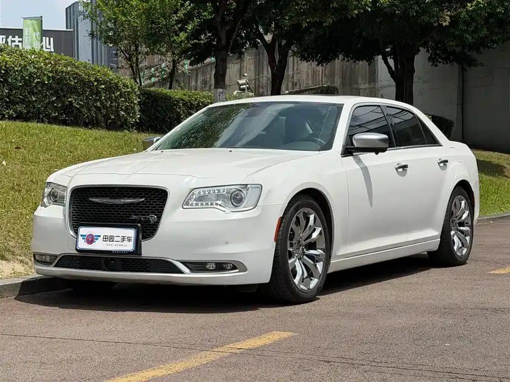 2016 Chrysler 300C Imported Model 3.0L Super Edition — миниатюра 1