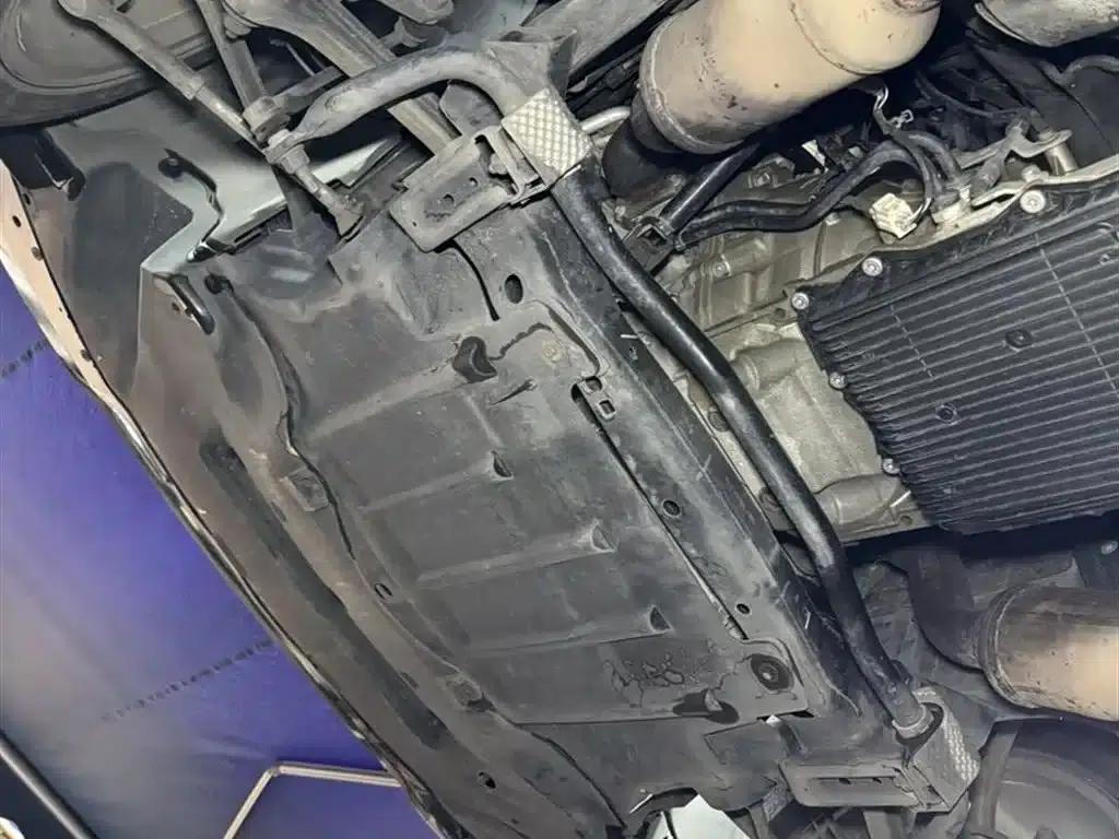 2016 Chrysler 300C Imported Model 3.0L Super Edition — миниатюра 11