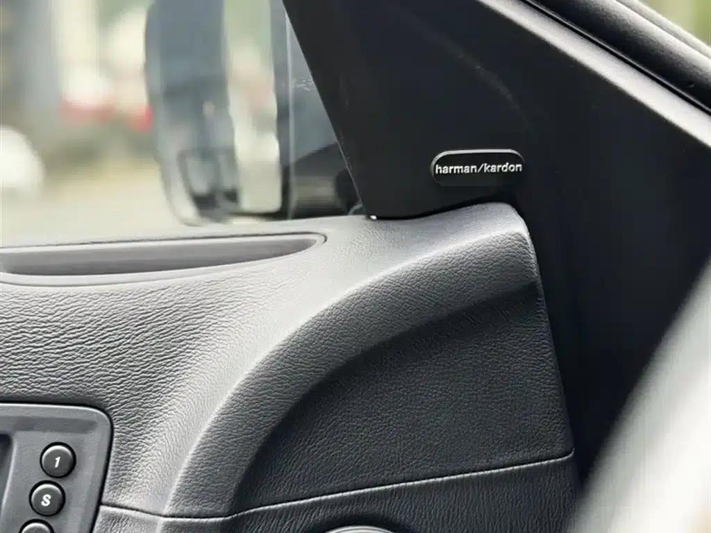 2016 Chrysler 300C Imported Model 3.0L Super Edition — миниатюра 24
