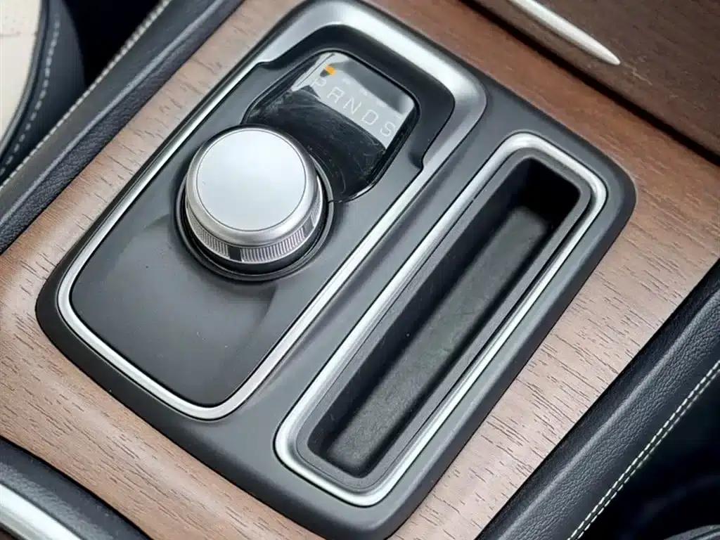 2016 Chrysler 300C Imported Model 3.0L Super Edition — миниатюра 7