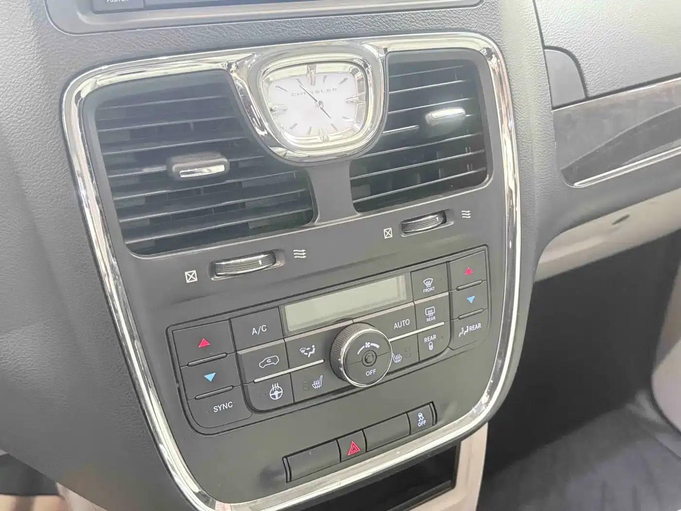 2014 Imported Grand Voyager 3.6L Comfort Edition — миниатюра 12