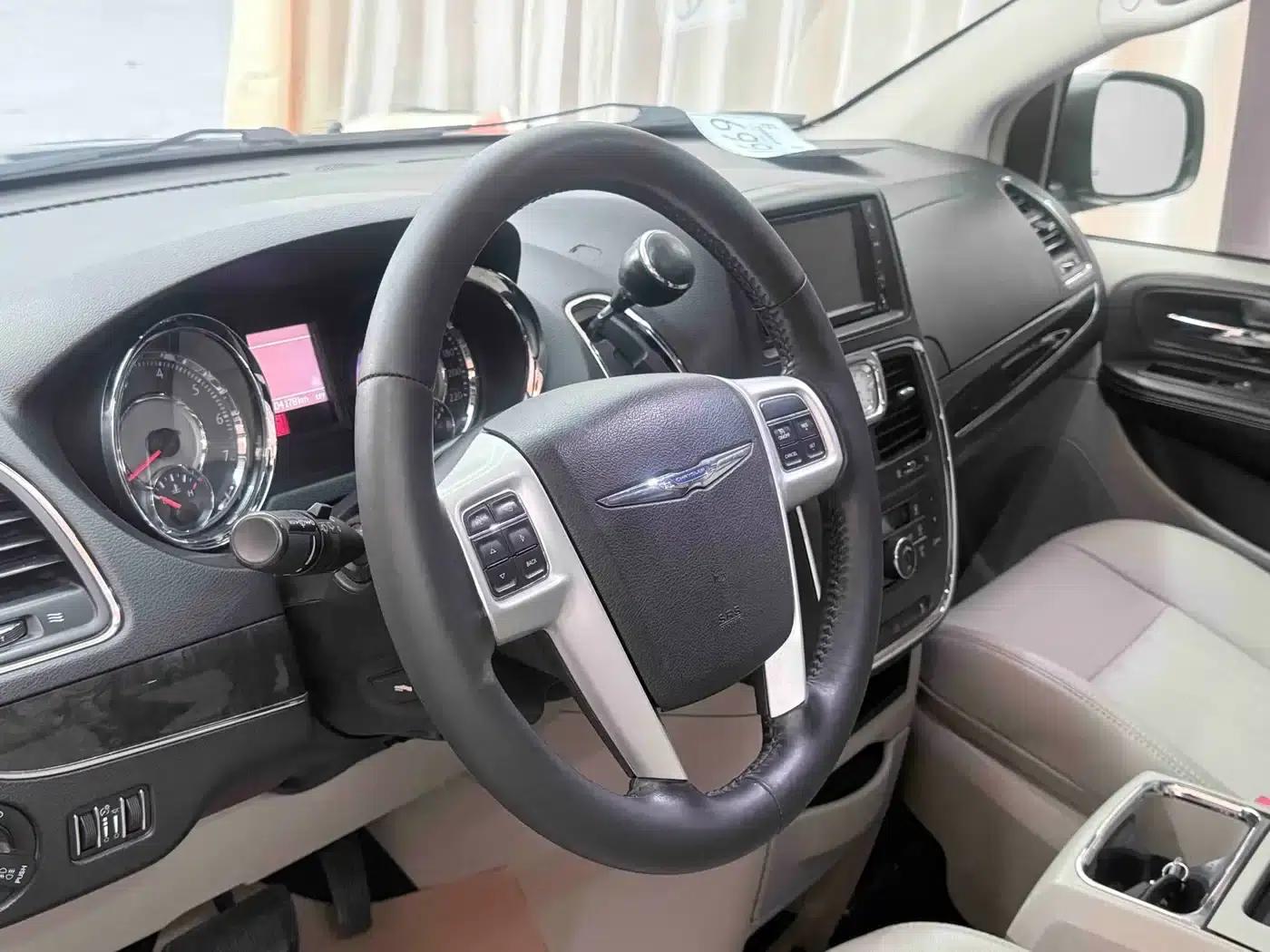 2014 Imported Grand Voyager 3.6L Comfort Edition — миниатюра 15