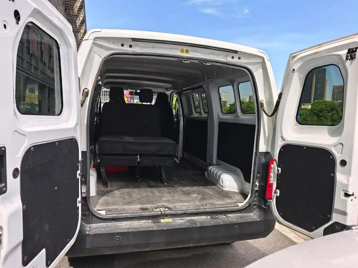 Yangtze Finless Porpoise E5 2024 Model 36.8kWh 6-Seater with Window — миниатюра 11