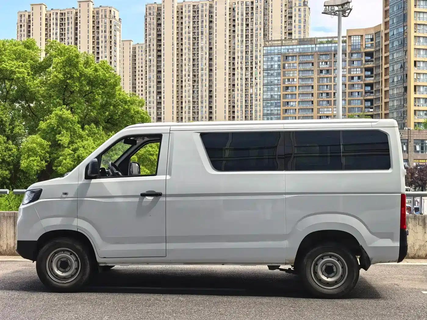 Yangtze Finless Porpoise E5 2024 Model 36.8kWh 6-Seater with Window — миниатюра 4