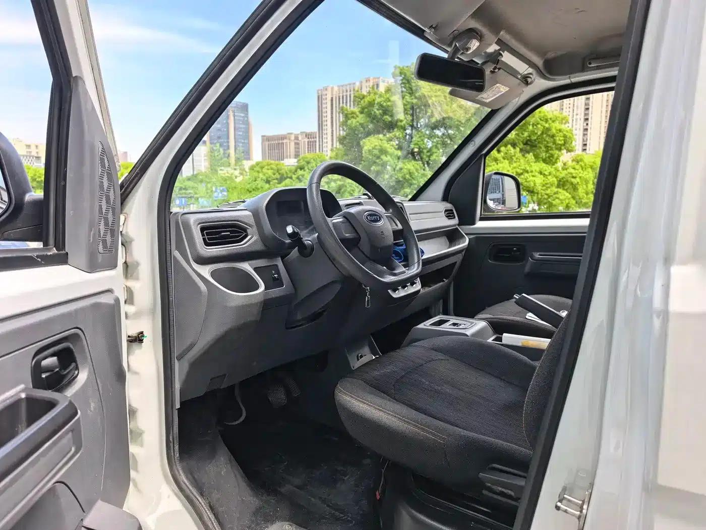 Yangtze Finless Porpoise E5 2024 Model 36.8kWh 6-Seater with Window — миниатюра 5