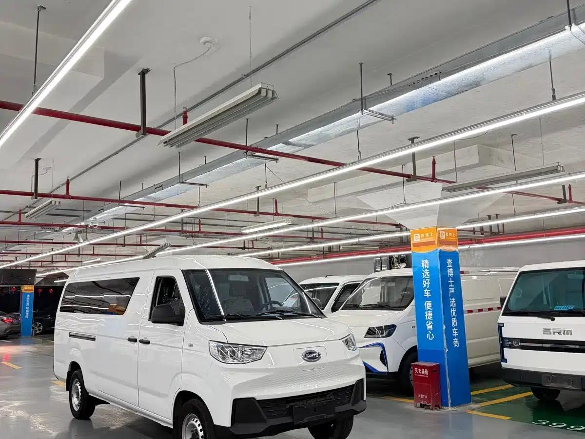 Yangtze Finless Porpoise E7 2025 Economy Edition 41.86kWh 6-seater — миниатюра 3