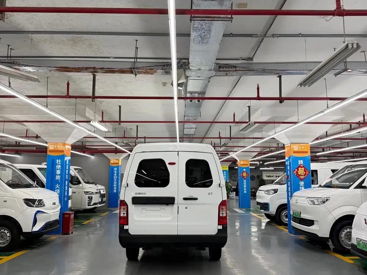Yangtze Finless Porpoise E7 2025 Economy Edition 41.86kWh 6-seater — миниатюра 4