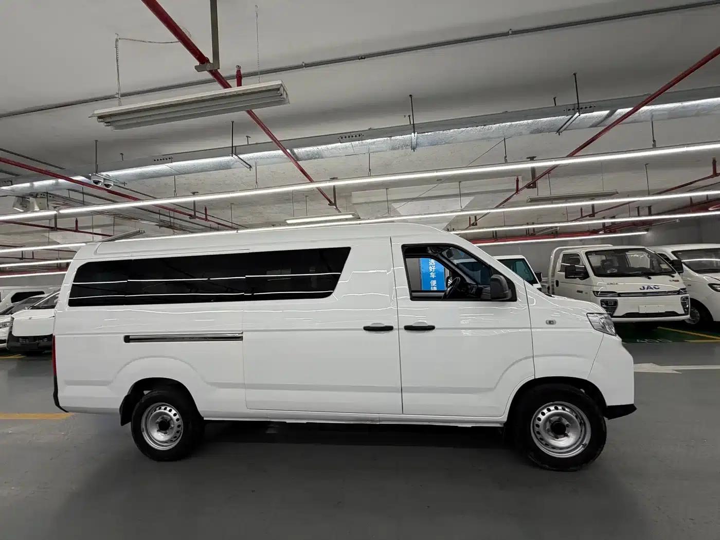 Yangtze Finless Porpoise E7 2025 Economy Edition 41.86kWh 6-seater — миниатюра 8