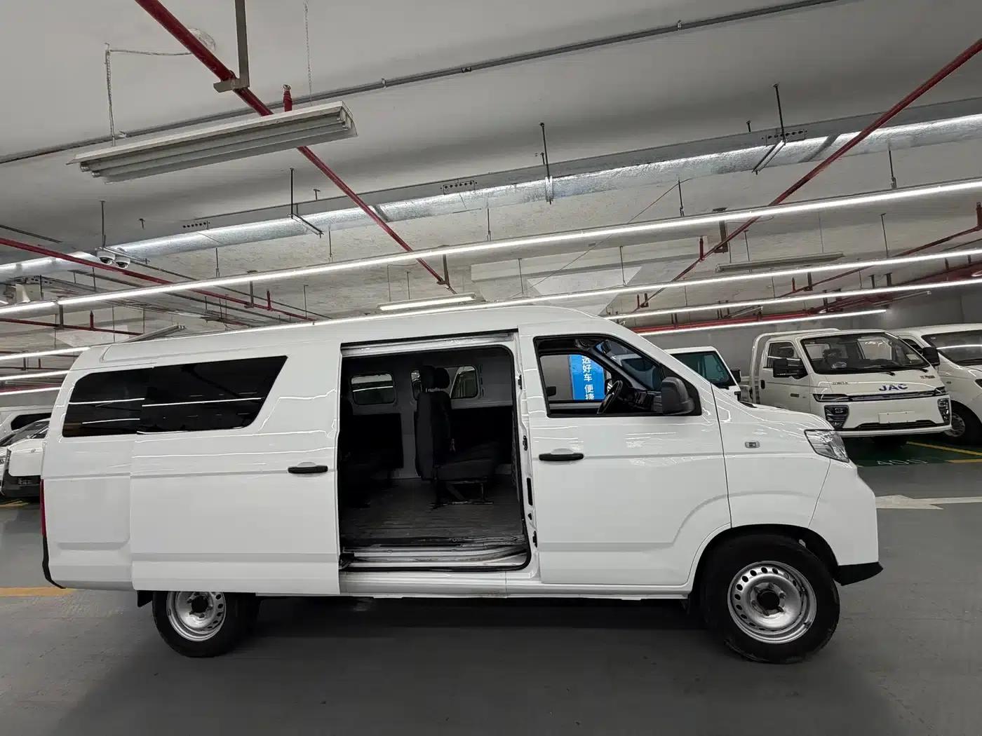 Yangtze Finless Porpoise E7 2025 Economy Edition 41.86kWh 6-seater — миниатюра 9