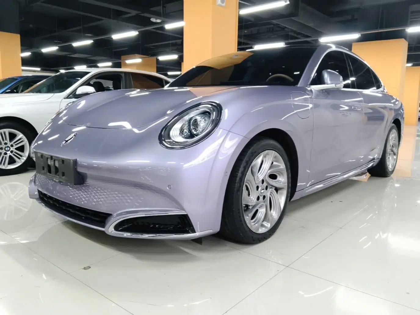 ORA Lightning Cat 2022 555 km Luxury Edition — миниатюра 1