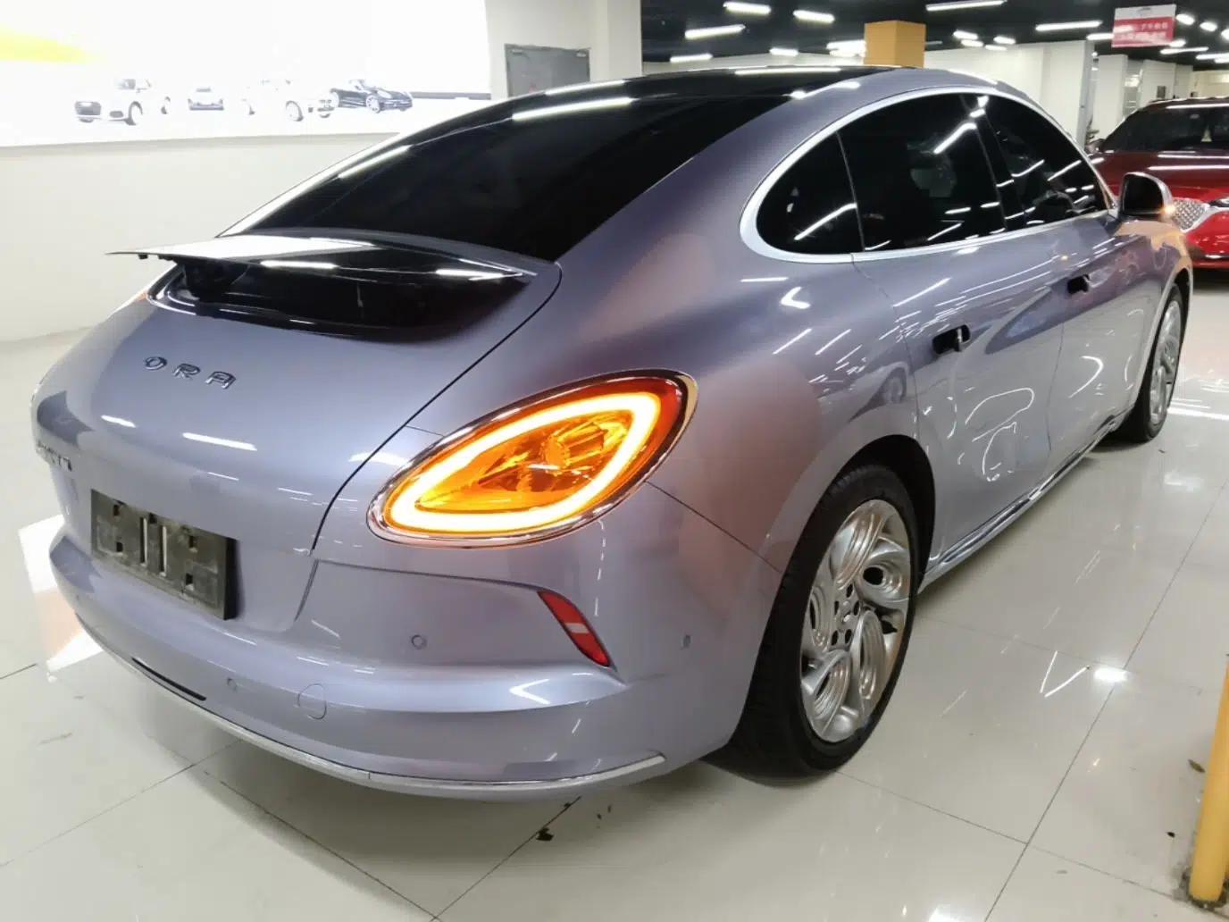 ORA Lightning Cat 2022 555 km Luxury Edition — миниатюра 6