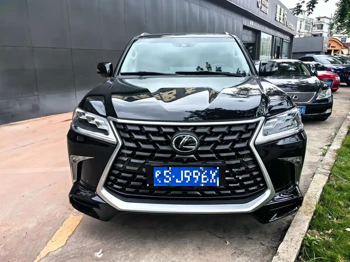 2016 Lexus LX 570 Premium Luxury Edition — миниатюра 7