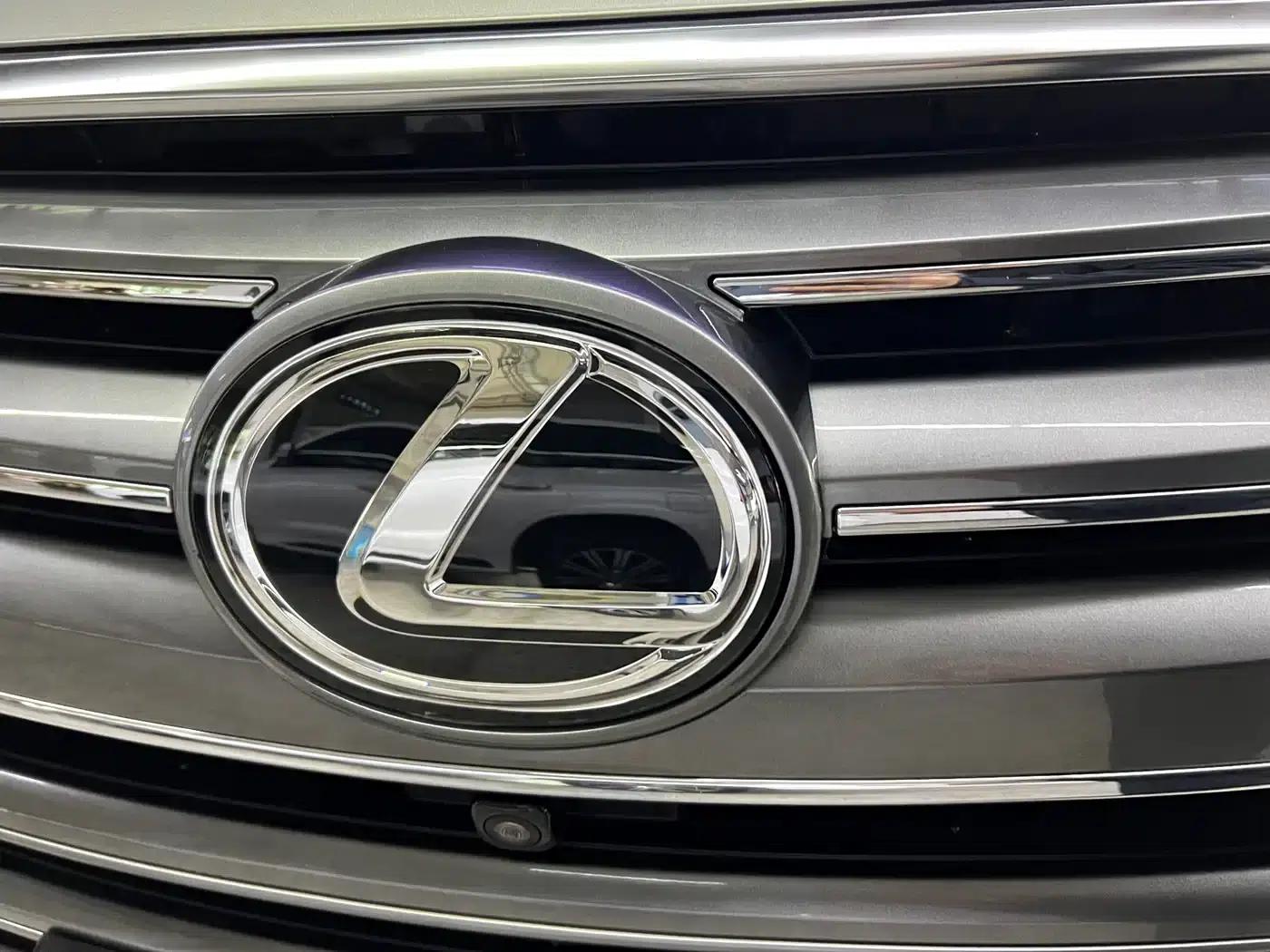 2016 Lexus LX 570 Dynamic Luxury Edition — миниатюра 12