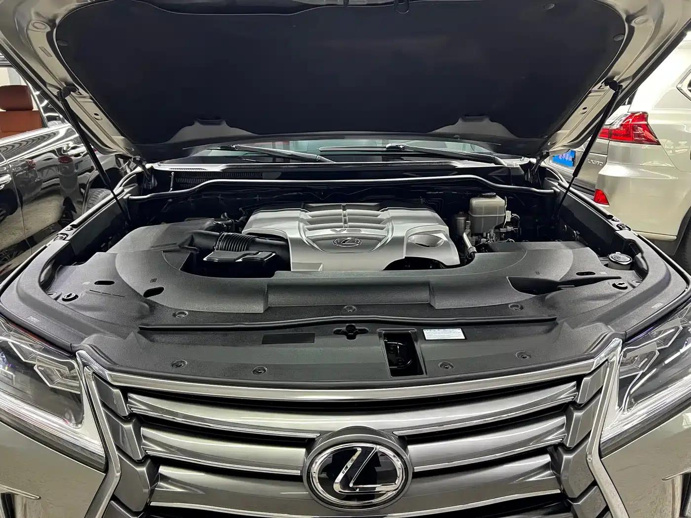 2016 Lexus LX 570 Dynamic Luxury Edition — миниатюра 10