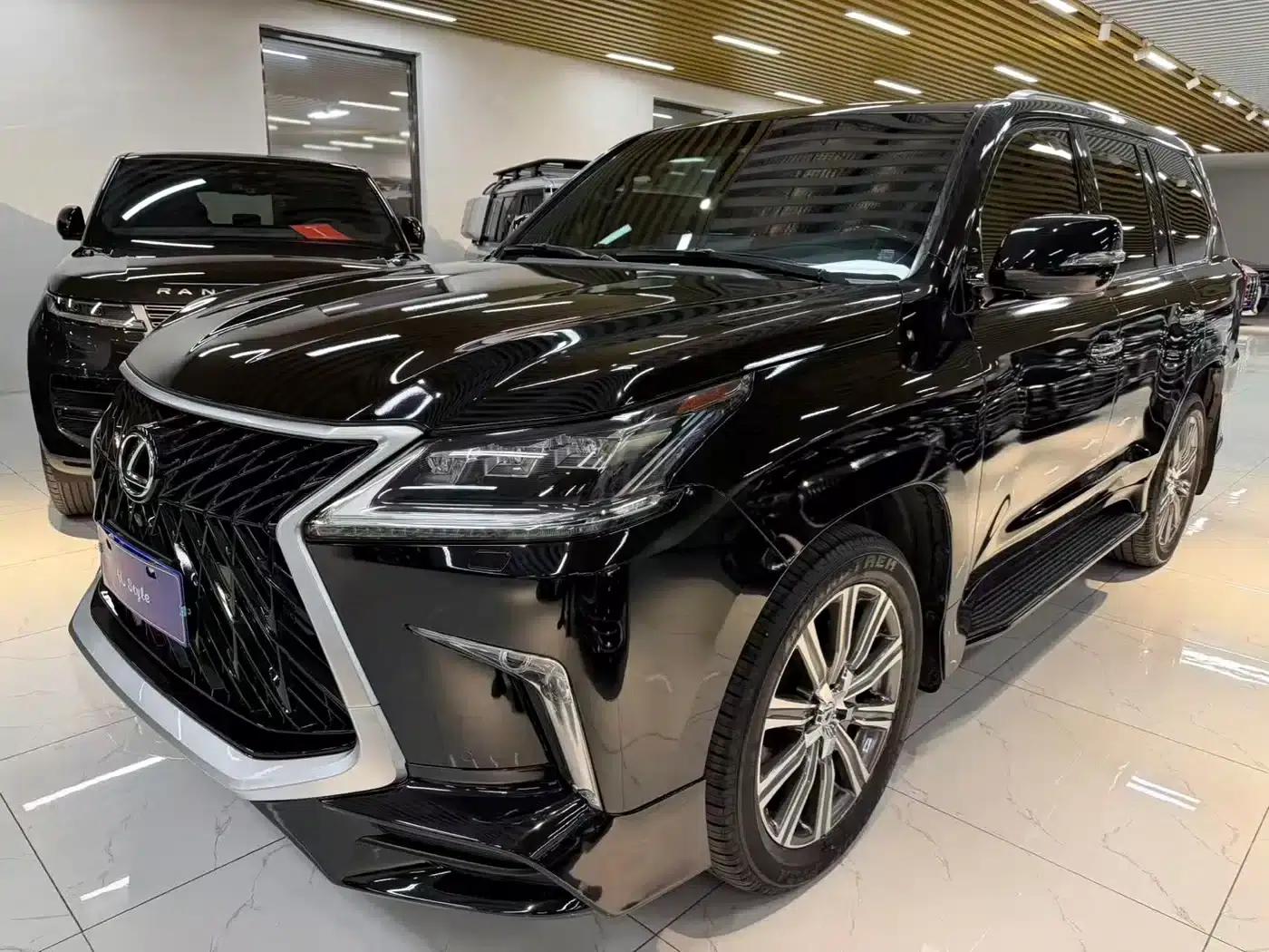 2016 Lexus LX 570 Dynamic Luxury Edition — миниатюра 2