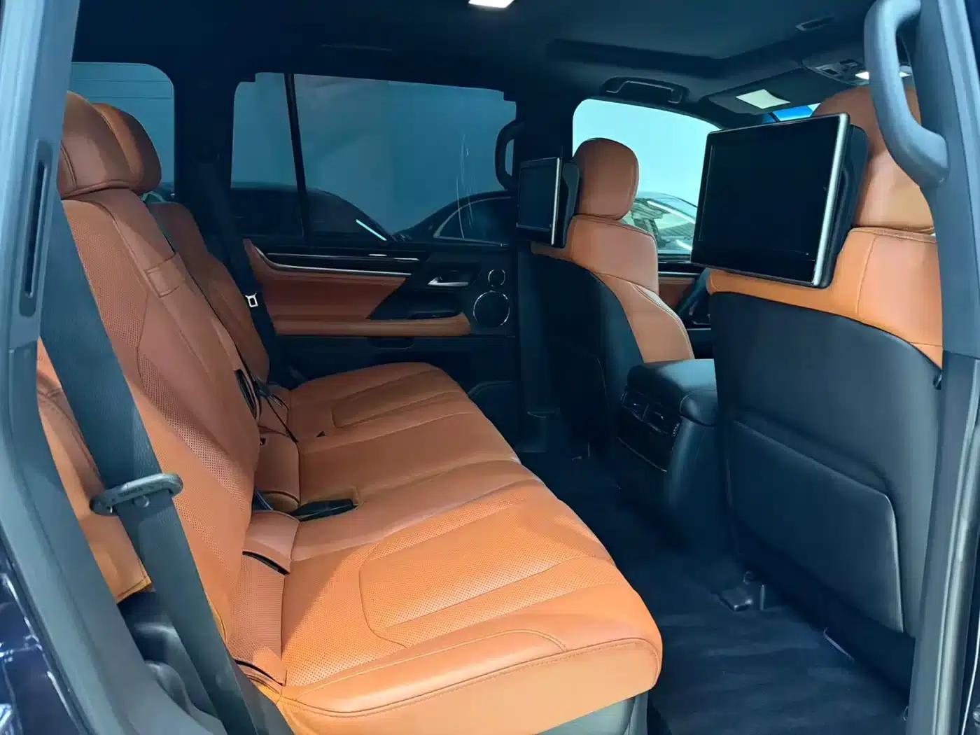 2016 Lexus LX 570 Dynamic Luxury Edition — миниатюра 9