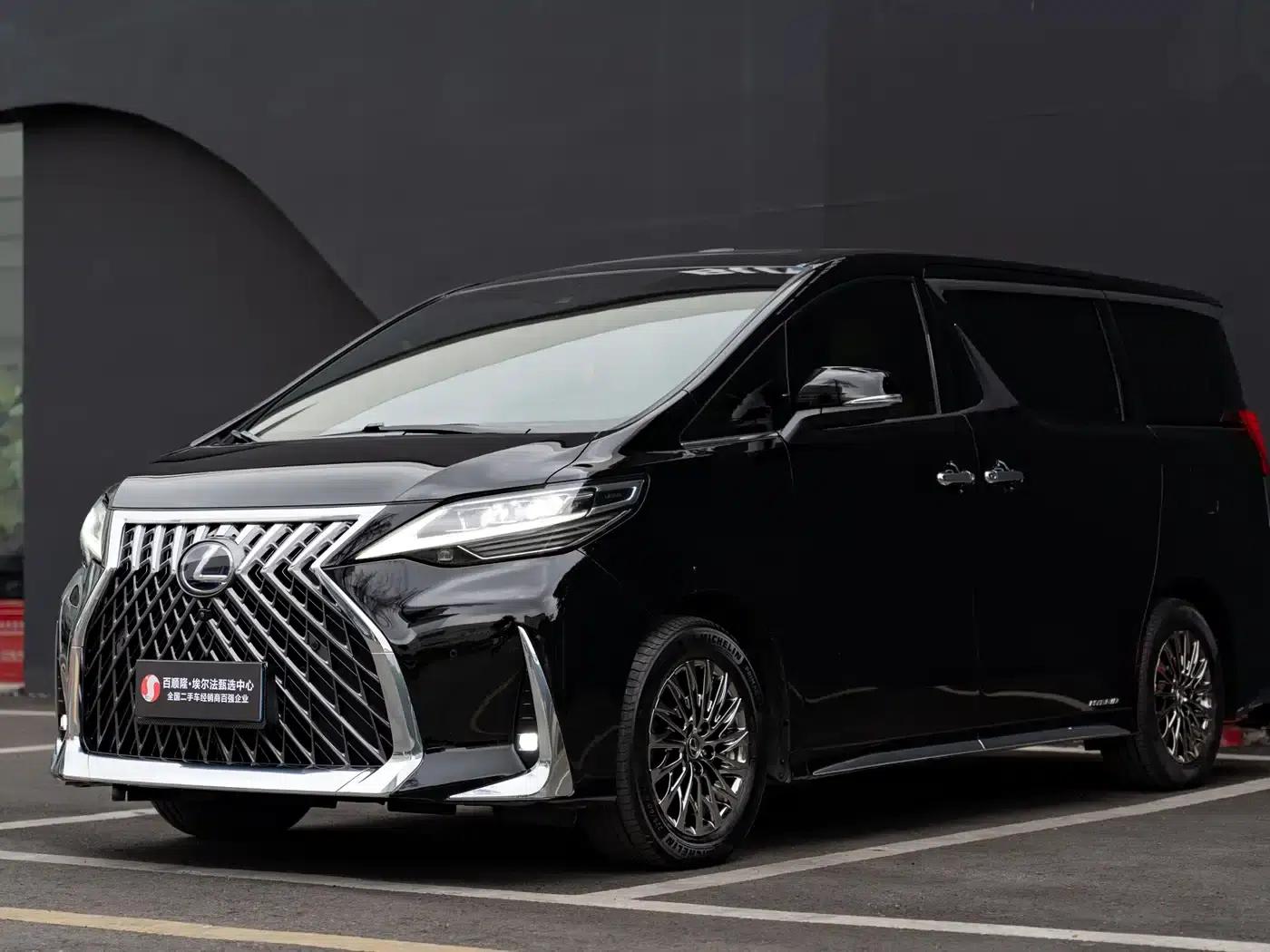 Lexus LM 2020 300h Four-Seat Executive Edition — миниатюра 2