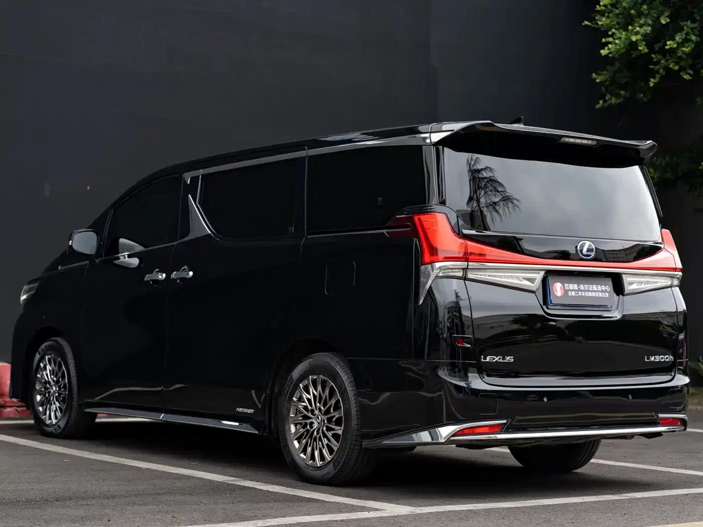 Lexus LM 2020 300h Four-Seat Executive Edition — миниатюра 20