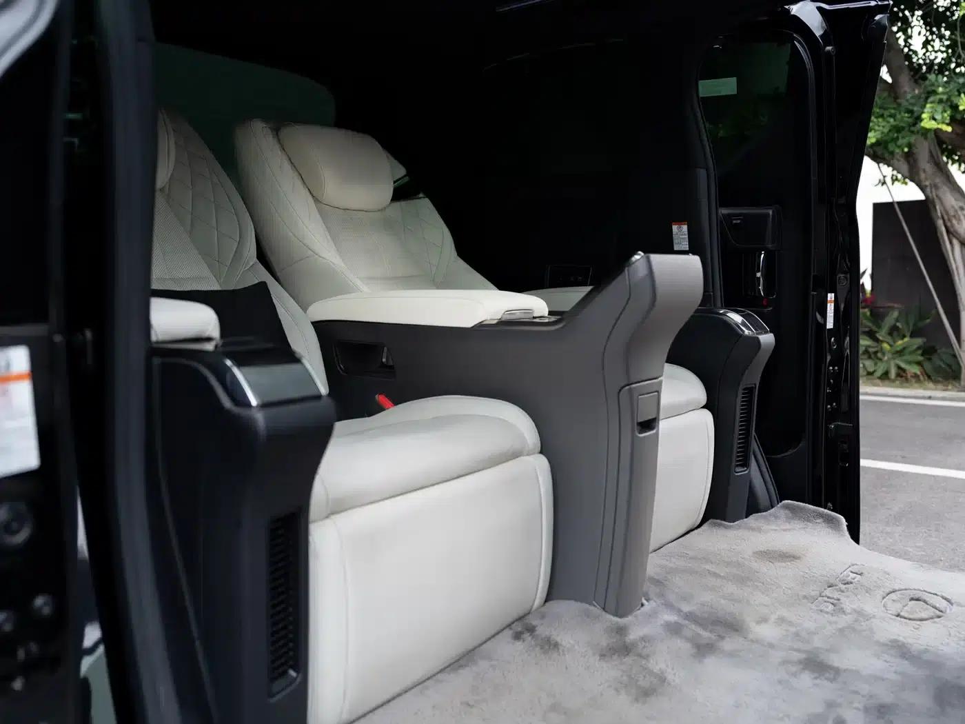 Lexus LM 2020 300h Four-Seat Executive Edition — миниатюра 9