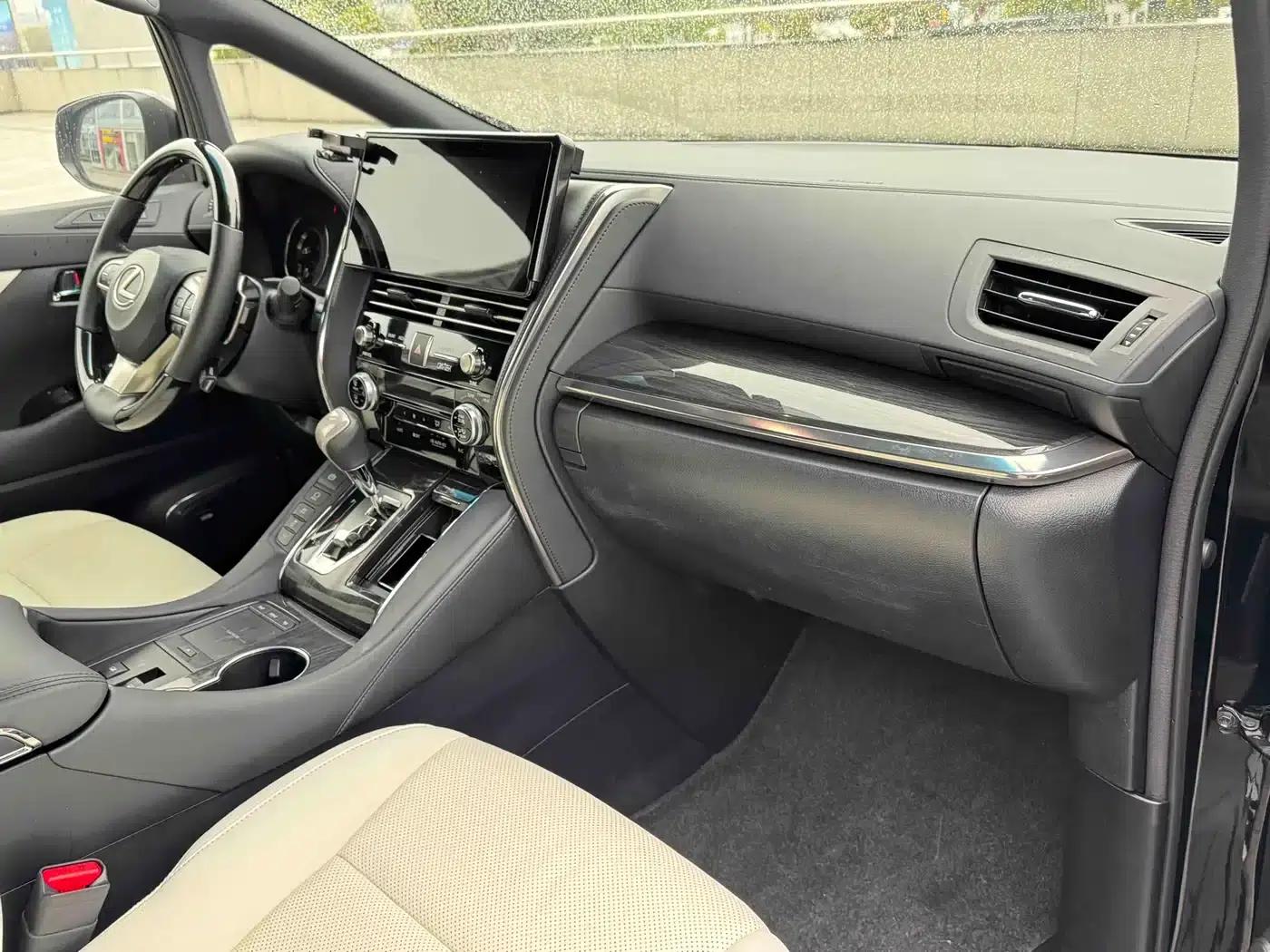 Lexus LM 2020 300h Four-Seat Executive Edition — миниатюра 17