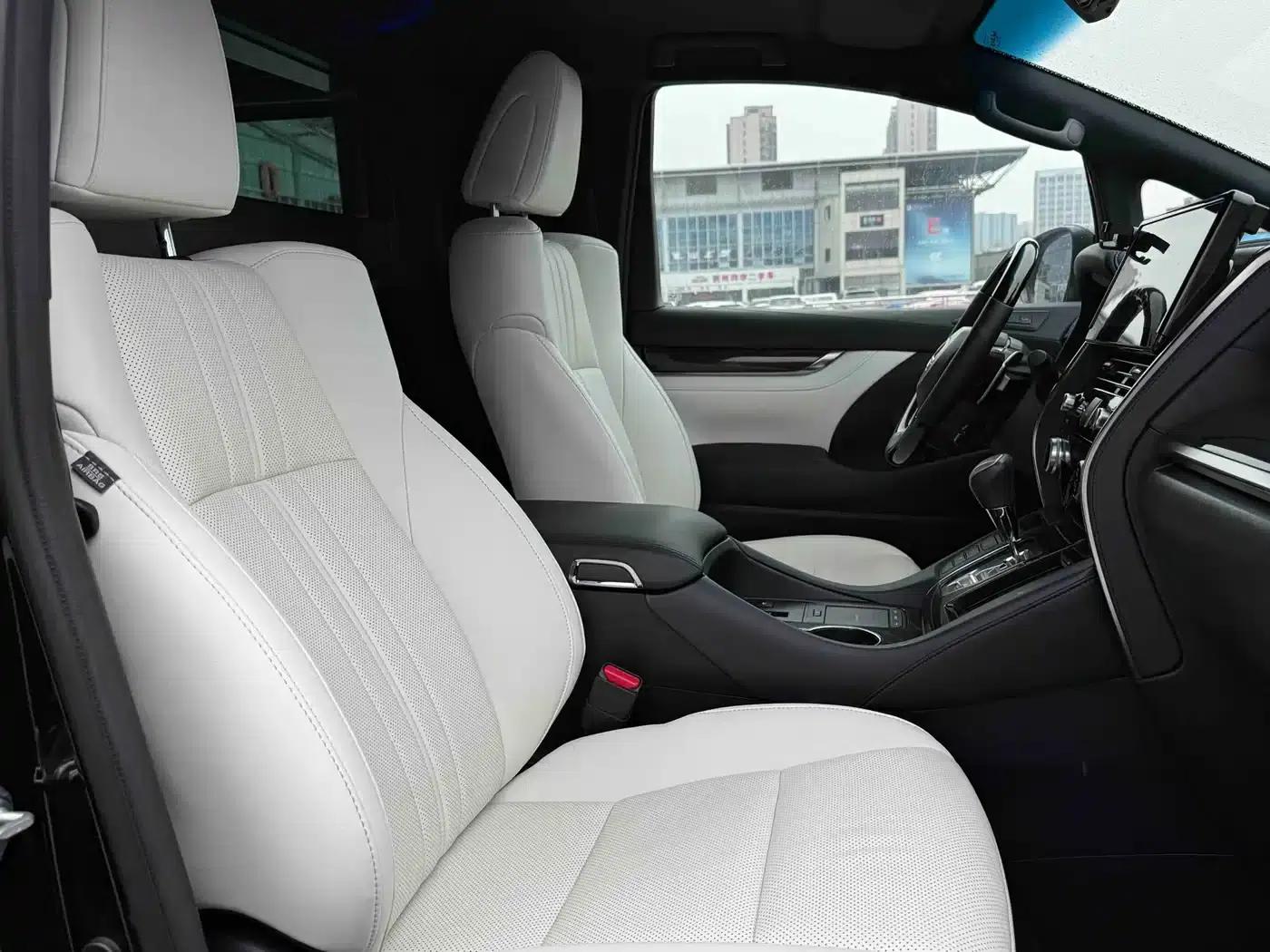Lexus LM 2020 300h Four-Seat Executive Edition — миниатюра 18