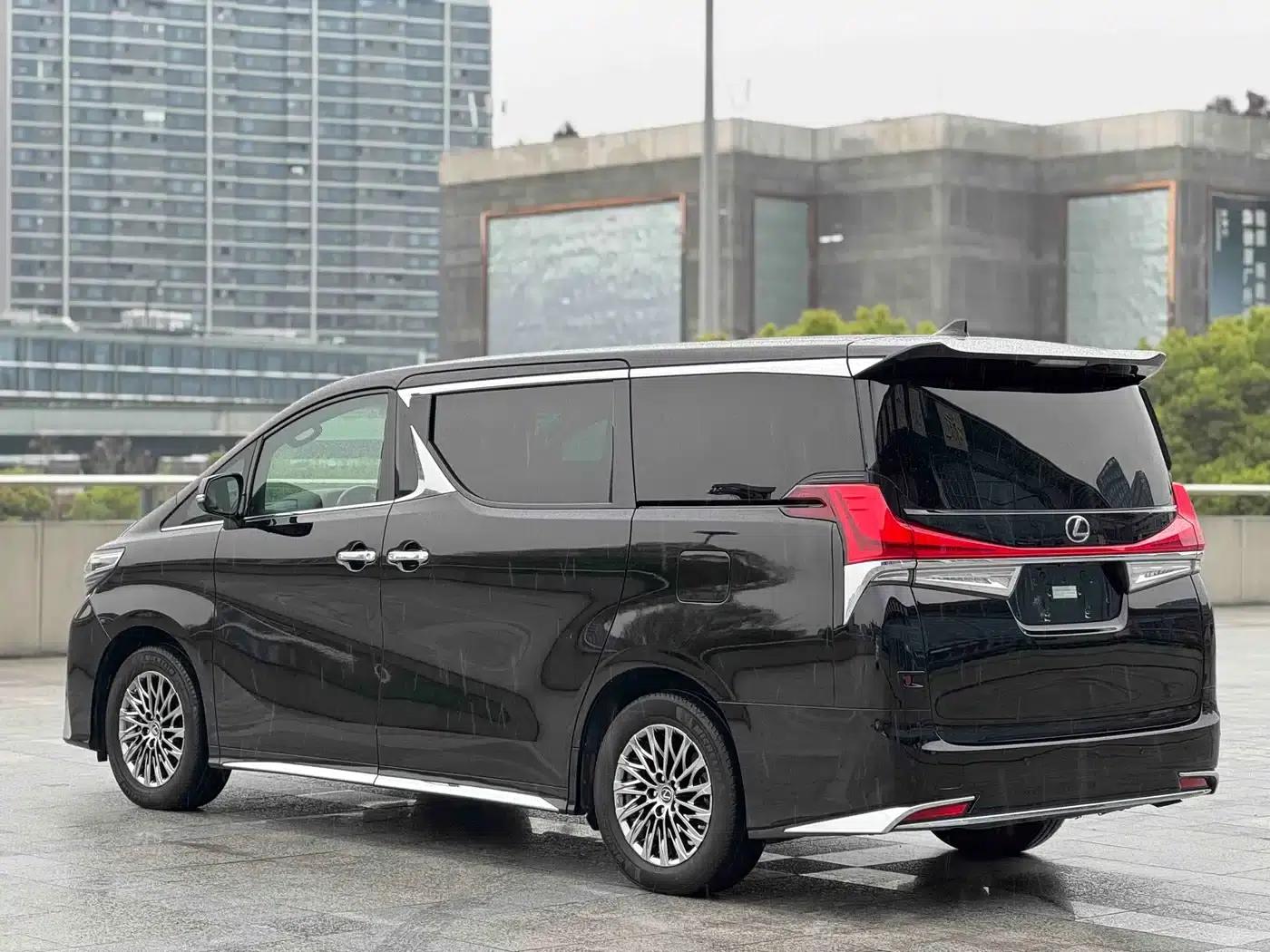 Lexus LM 2020 300h Four-Seat Executive Edition — миниатюра 6