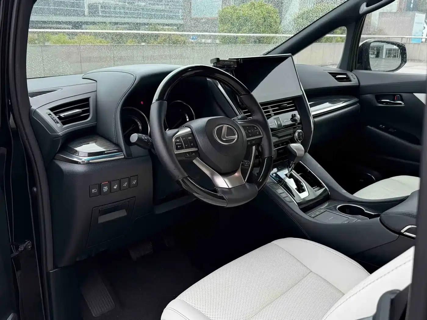 Lexus LM 2020 300h Four-Seat Executive Edition — миниатюра 7