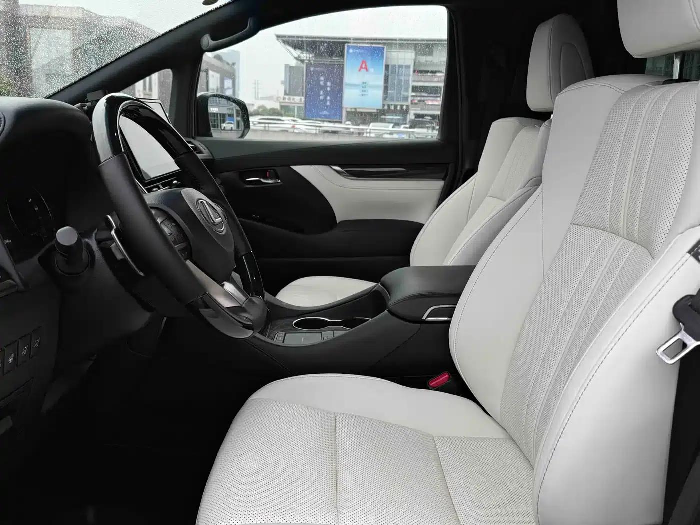 Lexus LM 2020 300h Four-Seat Executive Edition — миниатюра 8