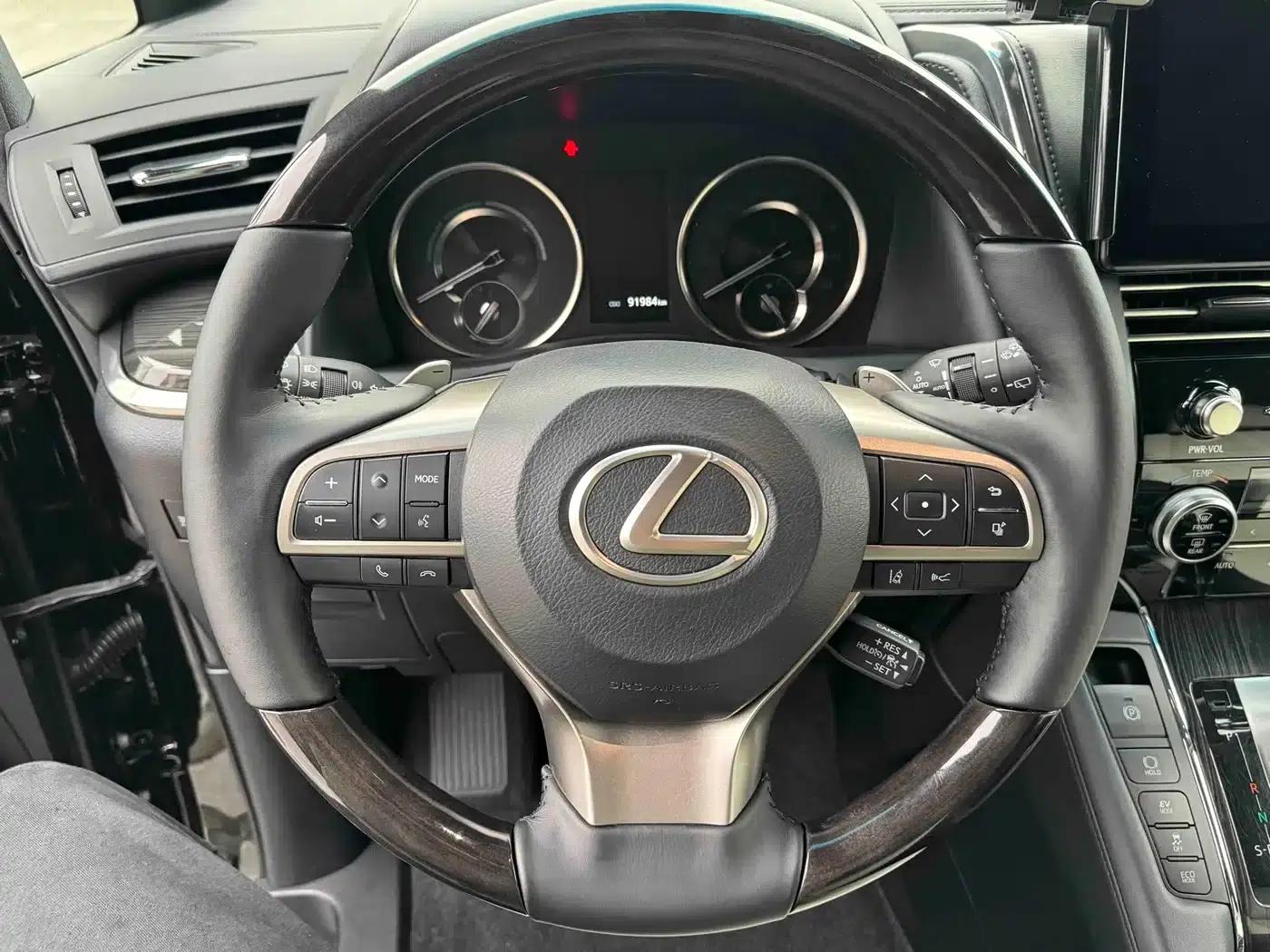 Lexus LM 2020 300h Four-Seat Executive Edition — миниатюра 10