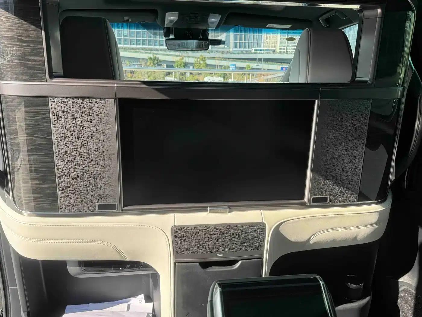 Lexus LM 2020 300h Four-Seat Executive Edition — миниатюра 15