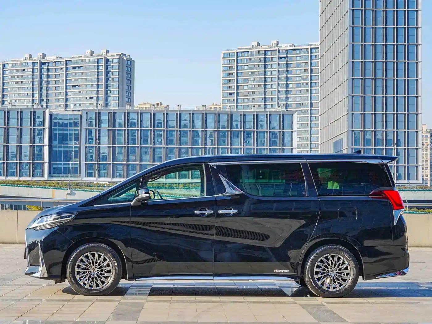 Lexus LM 2020 300h Four-Seat Executive Edition — миниатюра 21