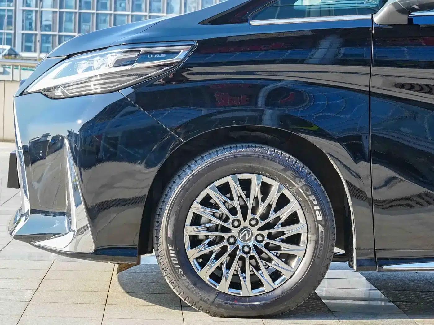 Lexus LM 2020 300h Four-Seat Executive Edition — миниатюра 22