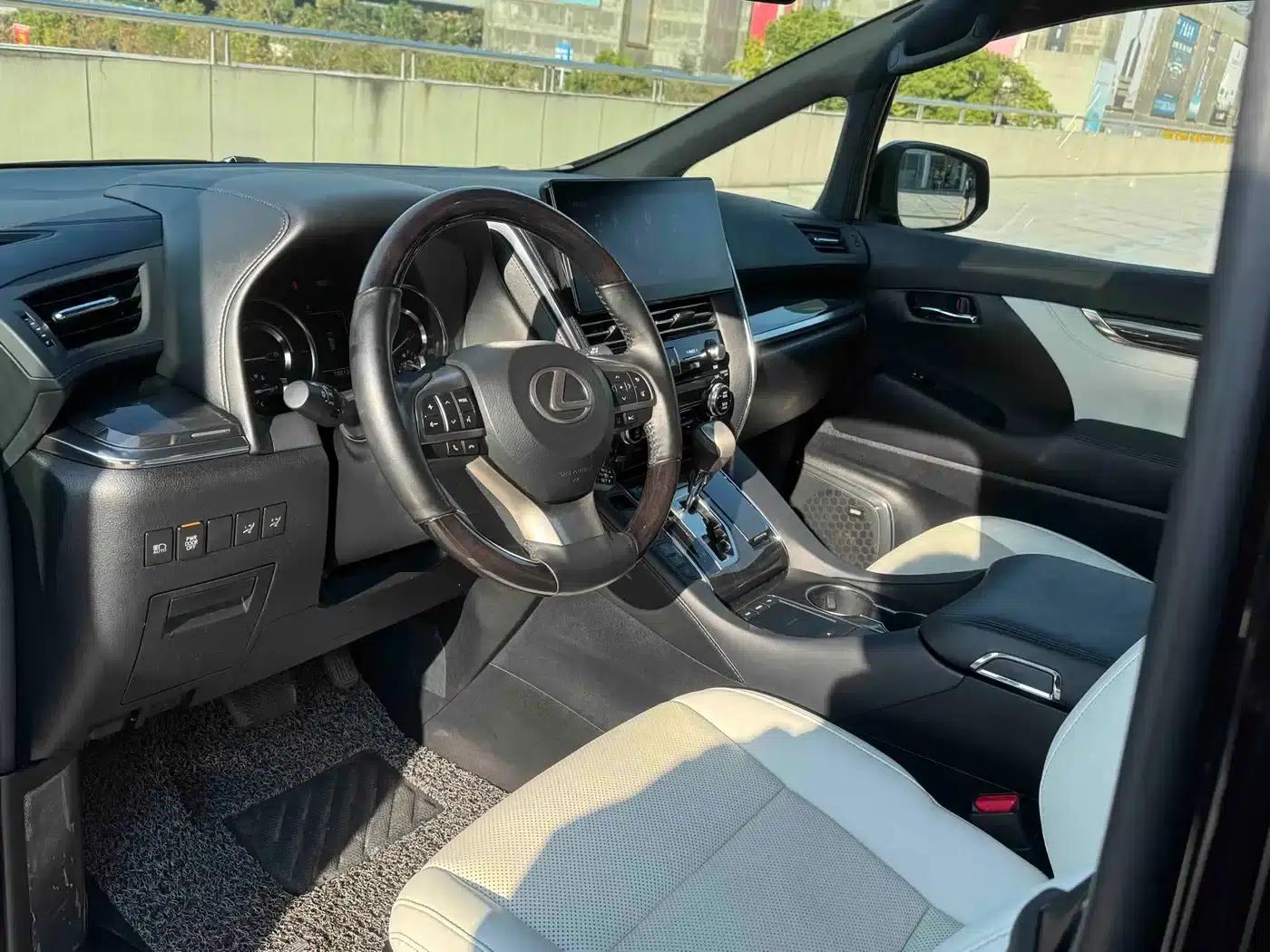Lexus LM 2020 300h Four-Seat Executive Edition — миниатюра 7
