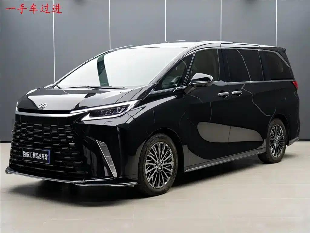 Lexus LM 500h 2025 Four-Seat Executive Edition — миниатюра 1