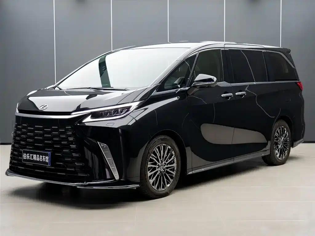 Lexus LM 500h 2025 Four-Seat Executive Edition — миниатюра 2