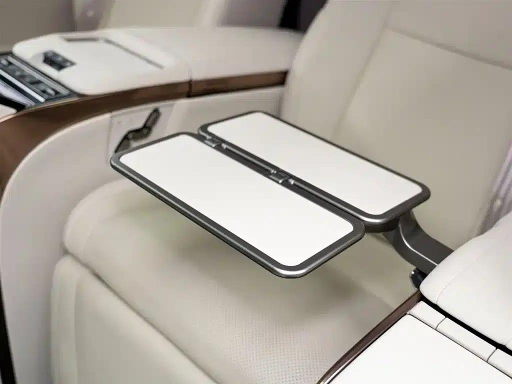 Lexus LM 500h 2025 Four-Seat Executive Edition — миниатюра 12