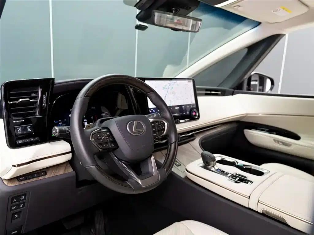 Lexus LM 500h 2025 Four-Seat Executive Edition — миниатюра 9