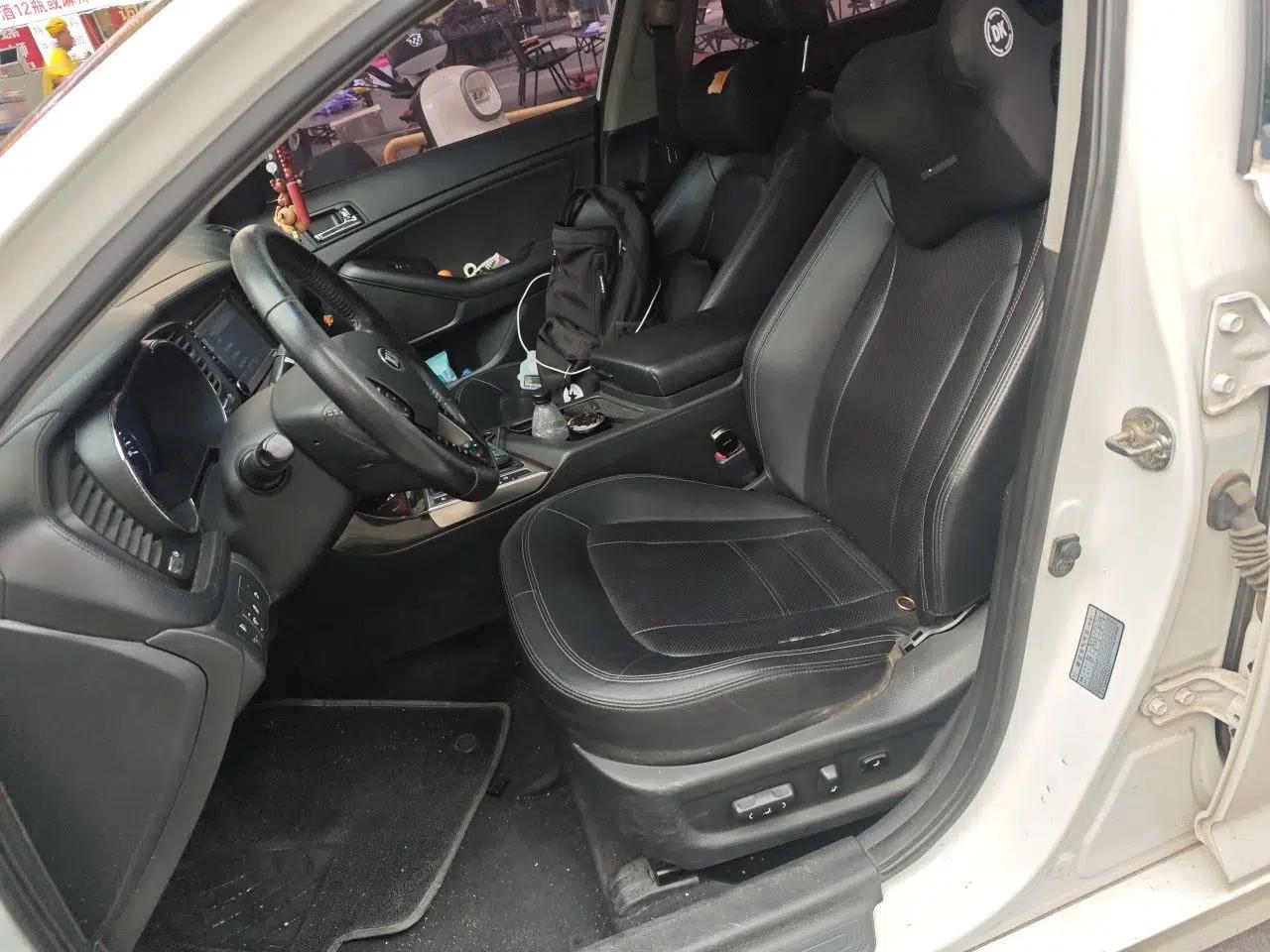 Kia K5 2012 2.0L Automatic DLX — миниатюра 16