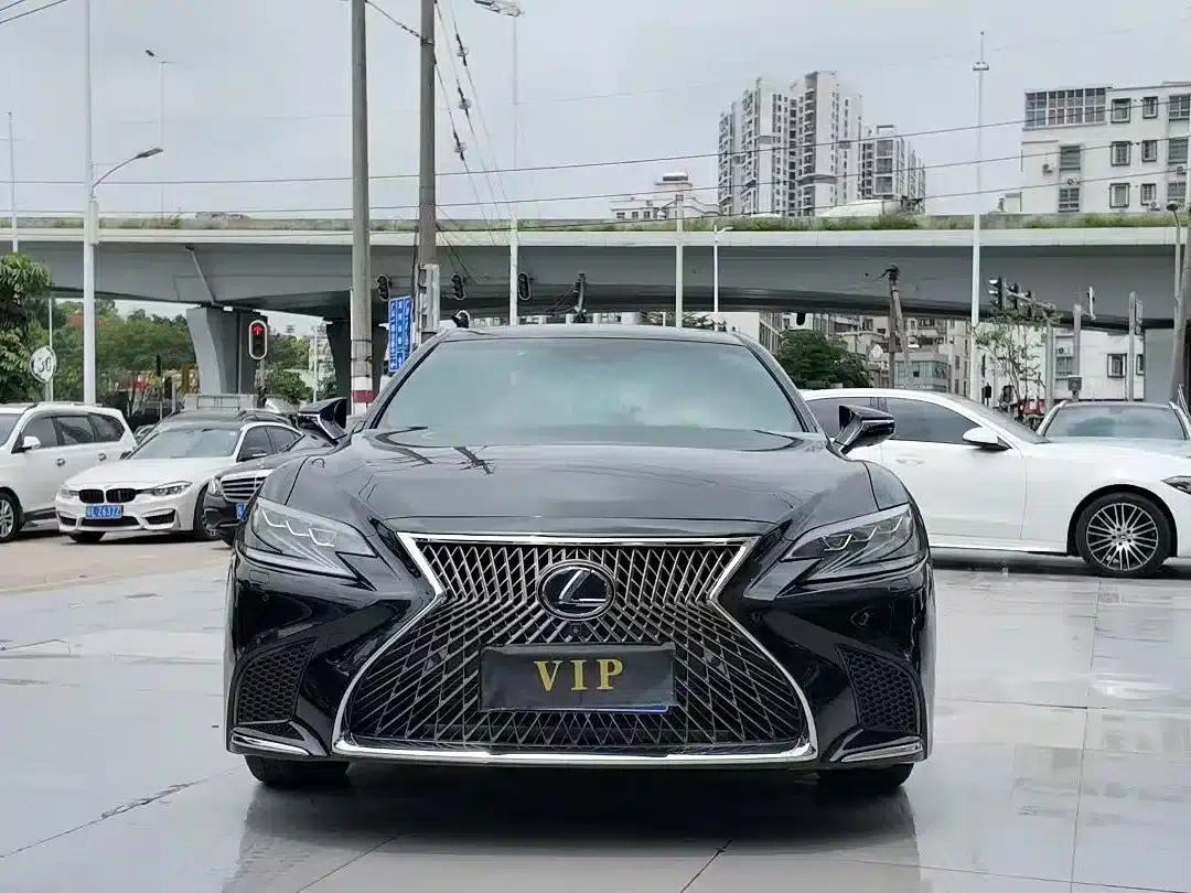 Lexus LS 2018 500h Executive Edition (China V emission standard) — миниатюра 2