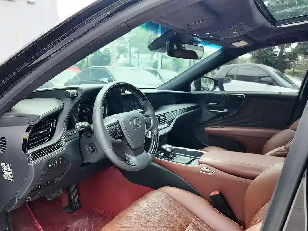 Lexus LS 2018 500h Executive Edition (China V emission standard) — миниатюра 4