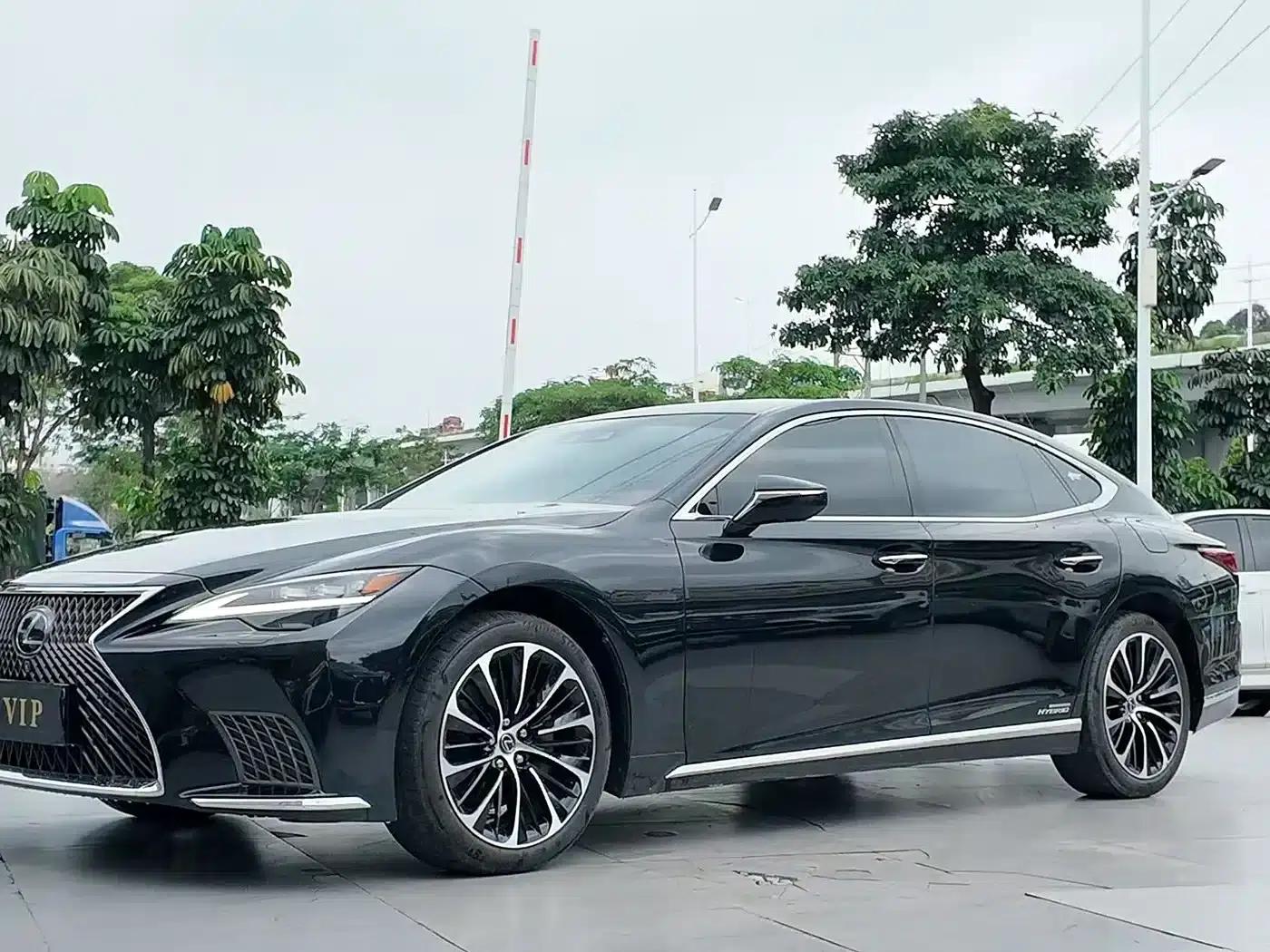 Lexus LS 500h Executive Edition 2021 — миниатюра 1