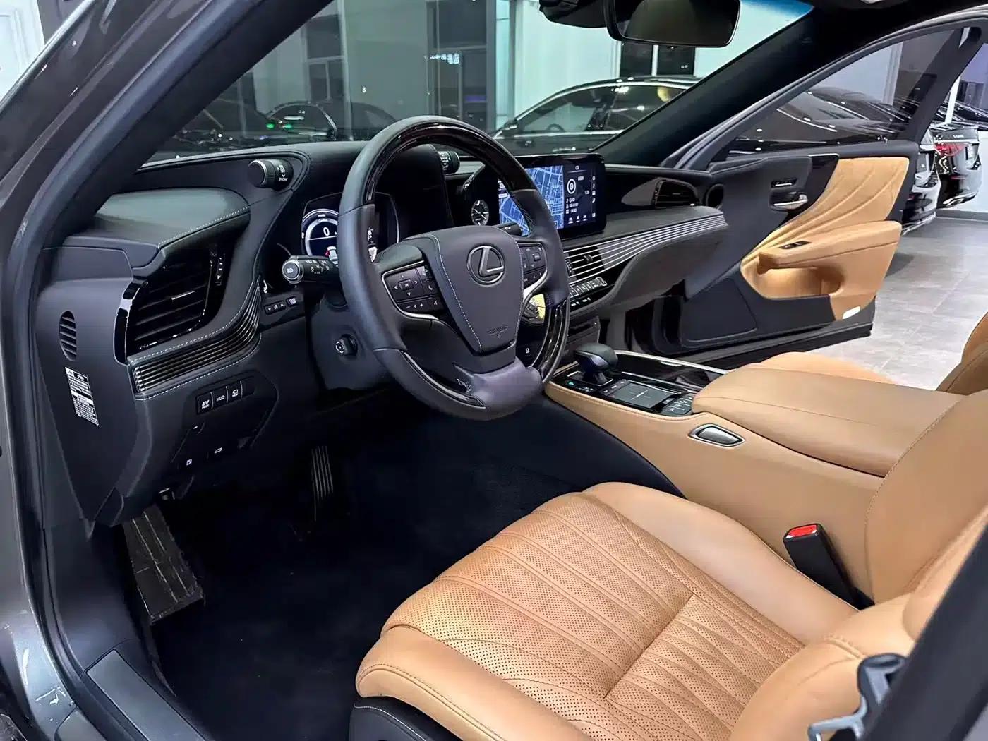 Lexus LS 2021 500h Luxury Edition — миниатюра 6