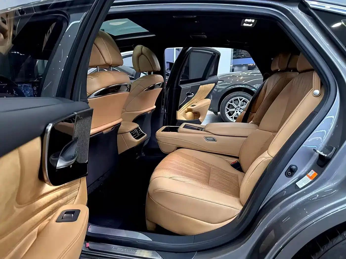 Lexus LS 2021 500h Luxury Edition — миниатюра 7