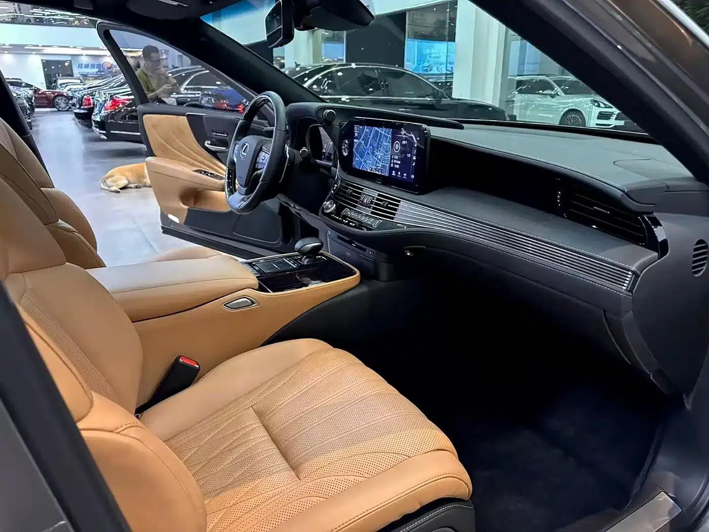 Lexus LS 2021 500h Luxury Edition — миниатюра 9