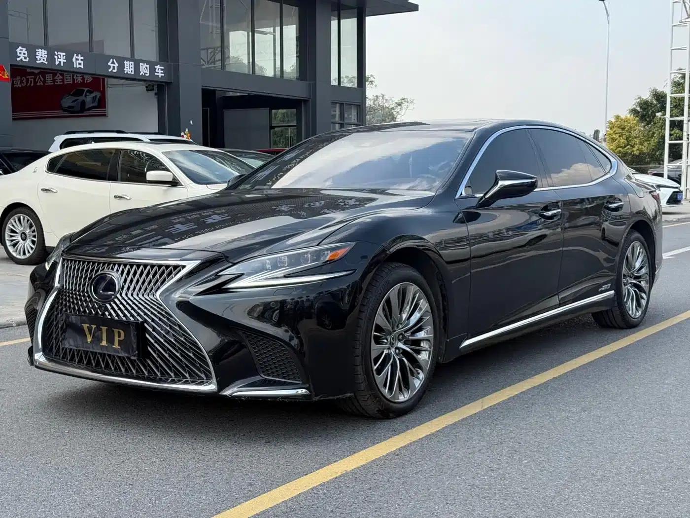 Lexus LS 500h Executive Edition 2021 — миниатюра 1