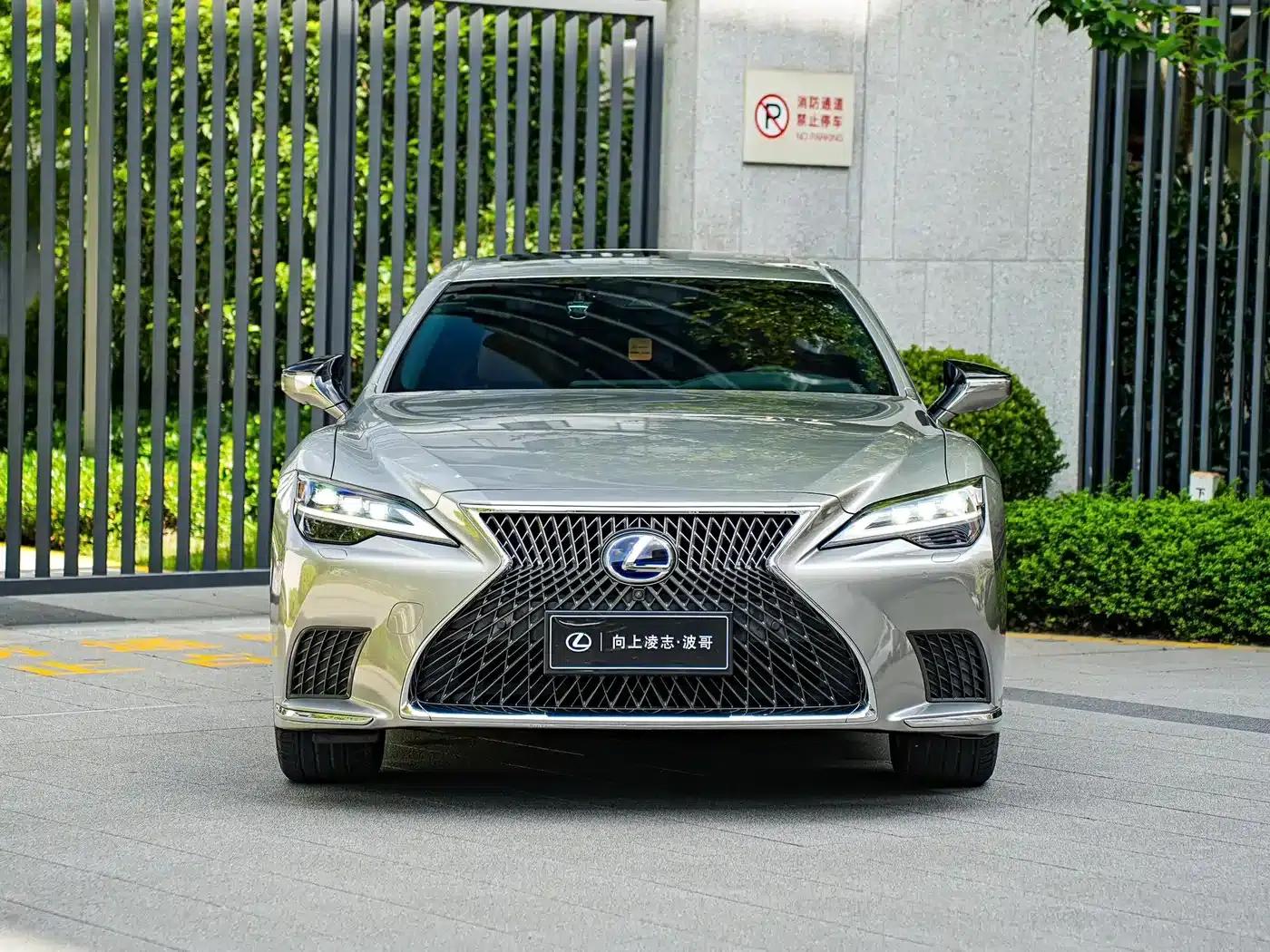 Lexus LS 2021 500h Premium Edition — миниатюра 2